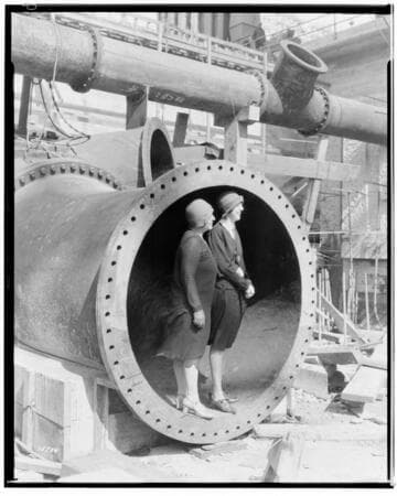 P1.1 - Group Portraits - Long Beach Steam Station