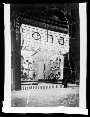 L1.3 - Lighting, stores - Night photo