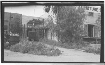 Clean up Campaign - back alley  in Santa Paula
