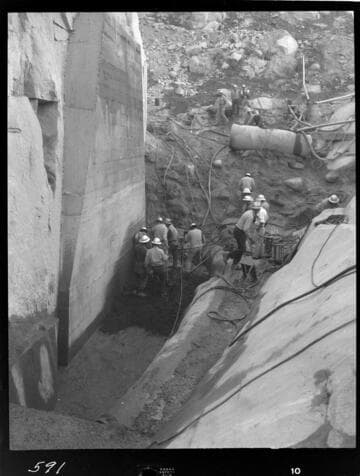Big Creek - Mammoth Pool - Placing dental concrete in bottom of cutoff trench