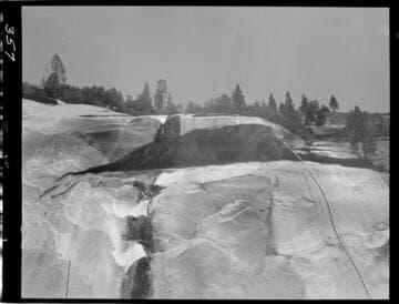 Big Creek - Mammoth Pool - General view of Daulton Creek overhang