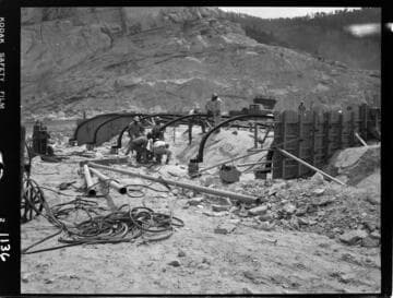 Big Creek - Mammoth Pool - Spillway crest forming