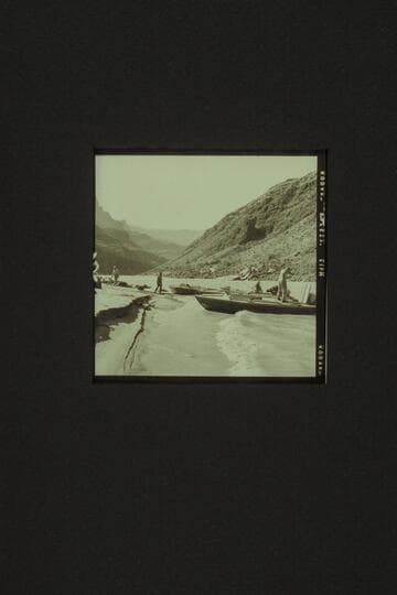 Loading the boats at the beach below Tapeats Creek, Grand Canyon