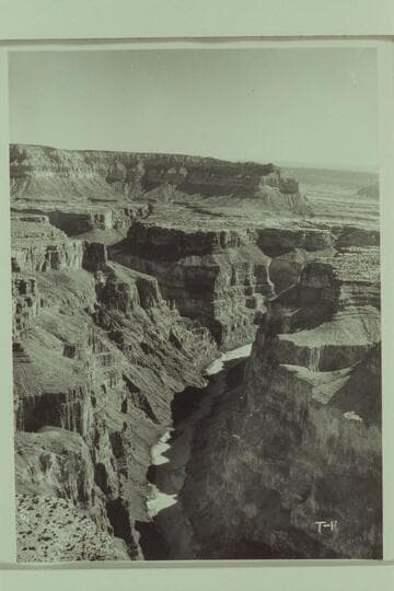 Upriver view from near foot of Toroweap Valley.  Lookiing toward Big Point