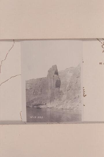 Down Glen Canyon to Sentinal Rock and mouth of Wahweap Creek; Mile 16.8