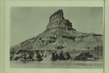 Gunnison Butte at end of Gray Canyon