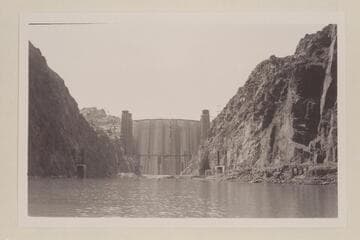 Upper face of Hoover Dam when under construction