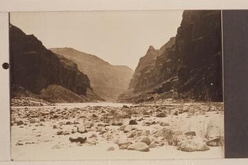 Down river from above Parashont Wash, Mile 198.3