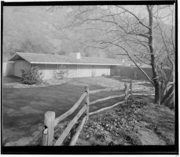 Better Homes and Gardens Five Star Home No. 2004 ["Ranch House for a City Lot"; "Pricesetter House"]