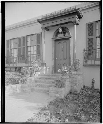 Thiele, Ross, residence