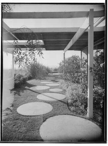 Landscaping for Jean Lawson: Pellissier residence