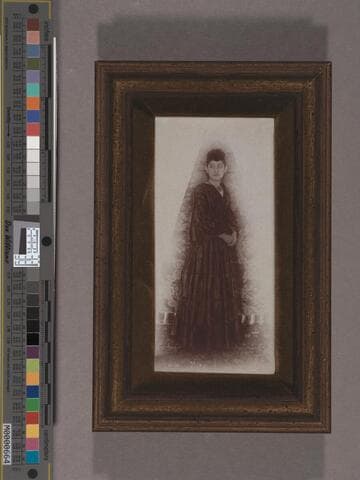 Petra Avila Fraters, framed photograph