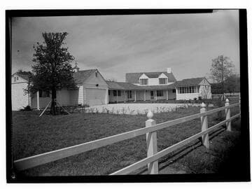 Model house ["A Twentieth Century New England Farm House"]