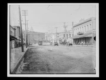 Pacific Electric Railway streetcar on Aliso Street, Los Angeles