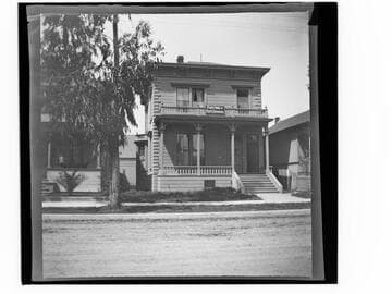 J. and D. Barrows' home on San Pedro and 2nd streets, Los Angeles