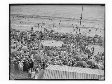 Lasso act at circus, Deauville Club in Santa Monica