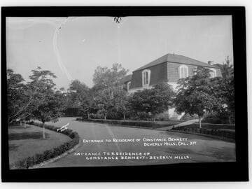 Entrance to residence of Constance Bennett, Beverly Hills, Cal