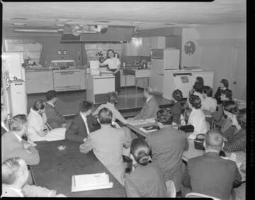Electric cooking demonstration