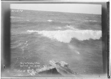 Surf at end of Redondo Pier