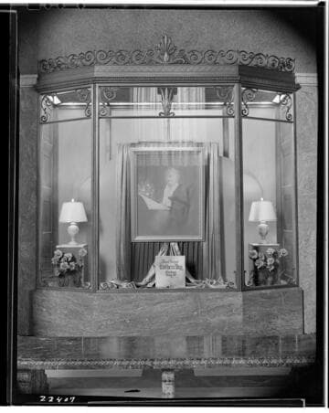 D2.3 - Displays, Window - Lobby