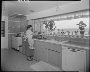 Electric kitchen in modern home