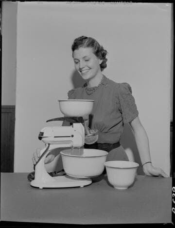 La Nelle Smith with Universal mixer
