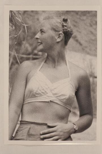 Susanne Seely just prior to start down Marble Canyon with Wright-Rigg party; Paria Riffle