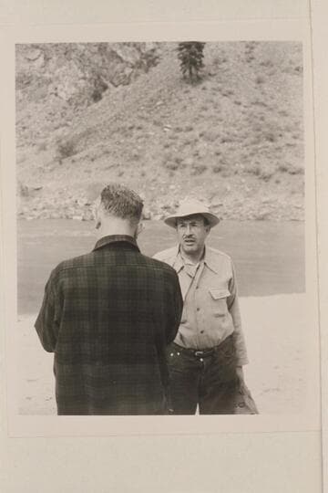 G. Staley of Oregon talking with Willie Taylor on the Salmon River